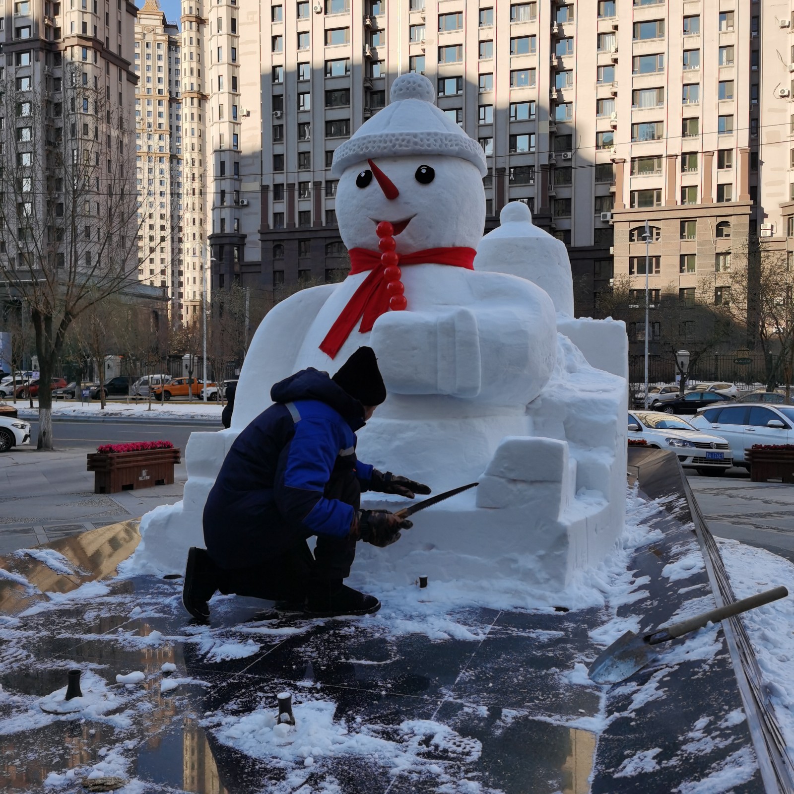 欣匯龍物業各小區打造雪趣兒、雪雕作品，讓業主感受冬日魅力