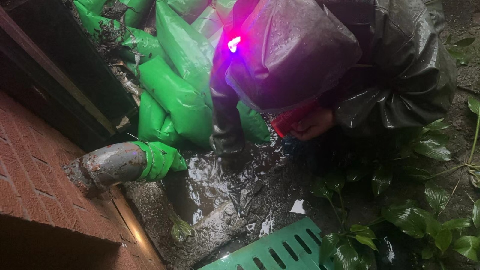 迎戰強降雨 哈爾濱物業人風雨同舟 全力筑牢物業小區防內澇安全防線